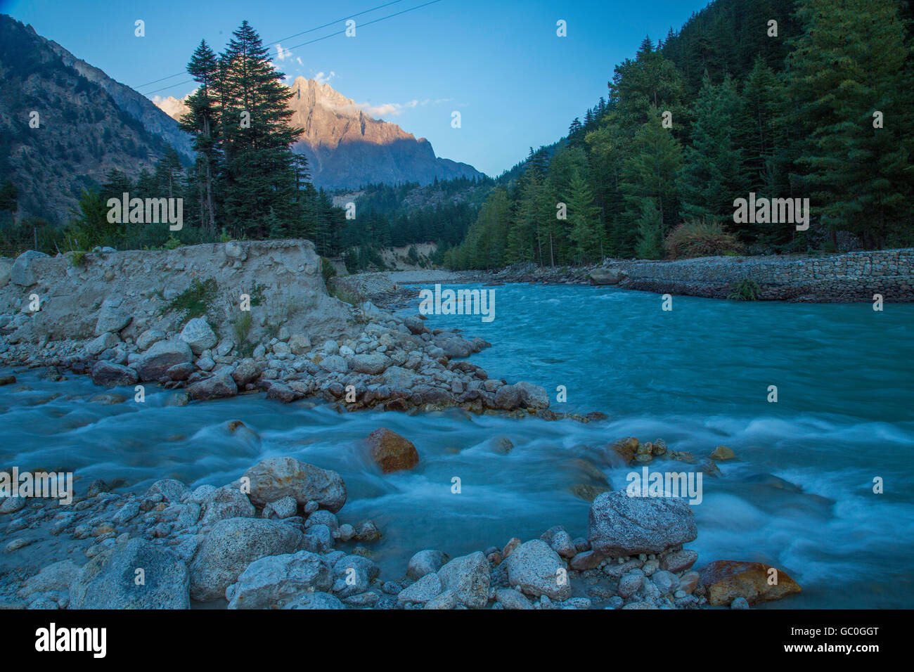 Herrliche Aussicht auf Sangla Tal Stockfoto