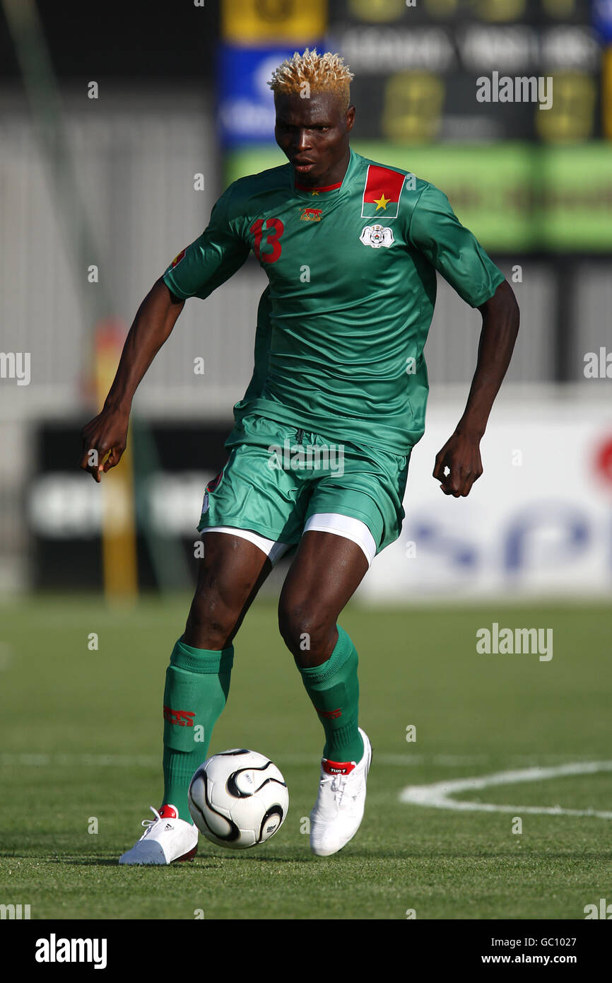 Fußball - Internationale Freundschaften - Mali gegen Burkina Faso - Stade Robert Diochon Stadium. Aristide Bance, Burkina Faso Stockfoto