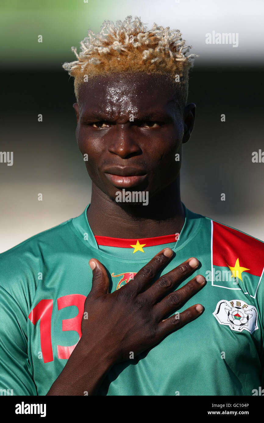 Fußball - Internationale Freundschaften - Mali gegen Burkina Faso - Stade Robert Diochon Stadium. Aristide Bance, Burkina Faso Stockfoto