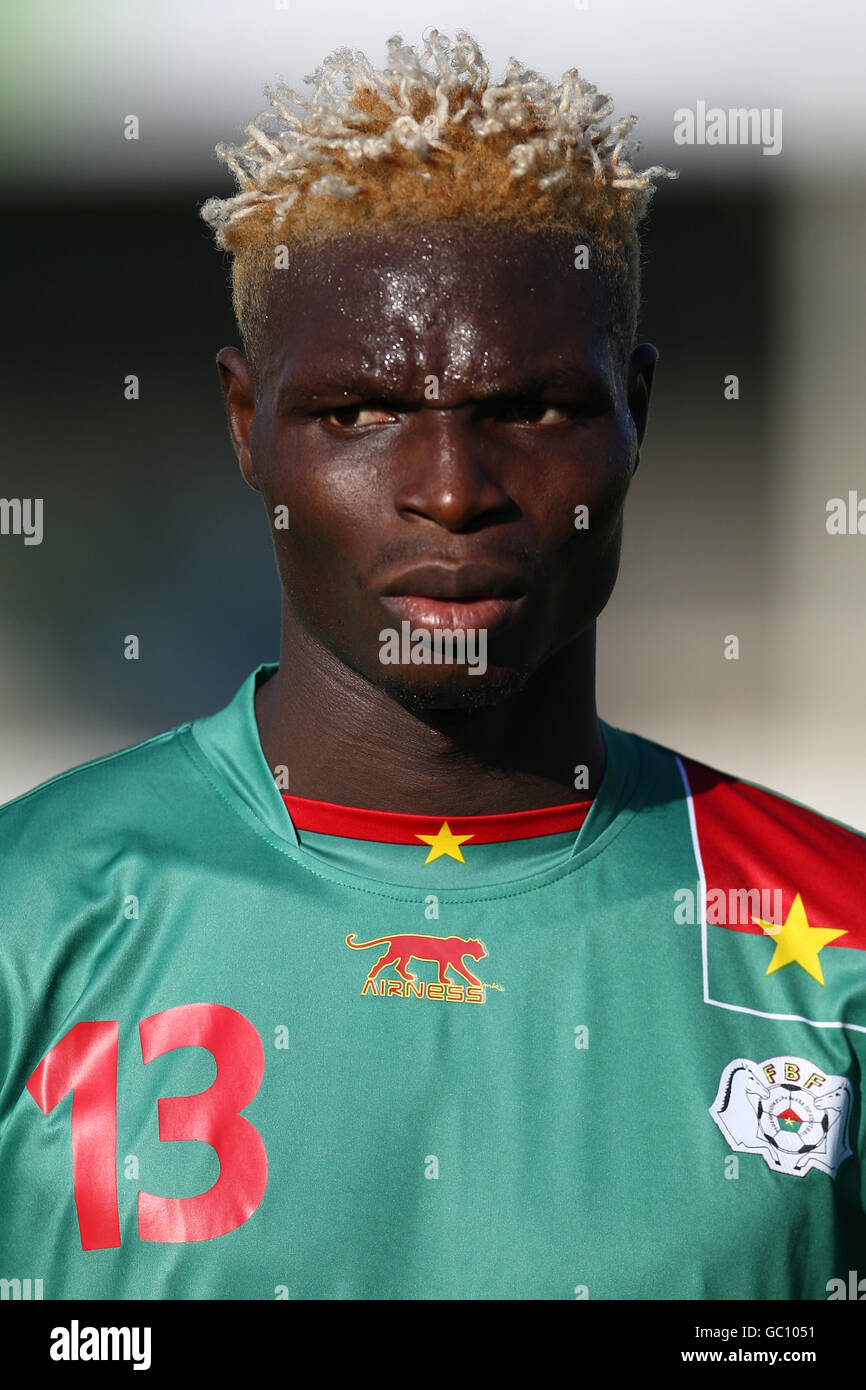 Fußball - Internationale Freundschaften - Mali gegen Burkina Faso - Stade Robert Diochon Stadium. Aristide Bance, Burkina Faso Stockfoto