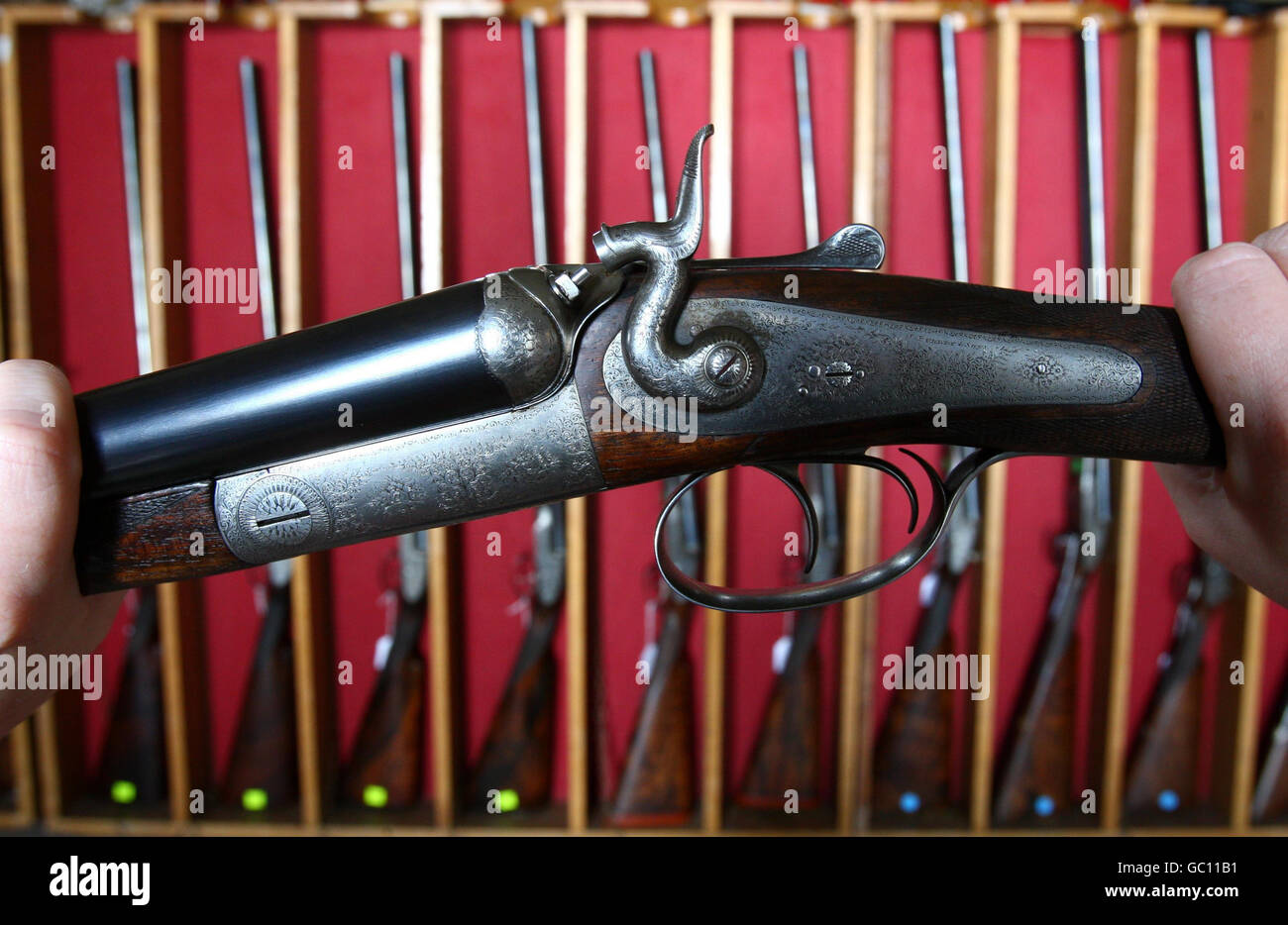 Schön, Modern und Vintage Sporting Guns Auktionsvorschau Stockfoto