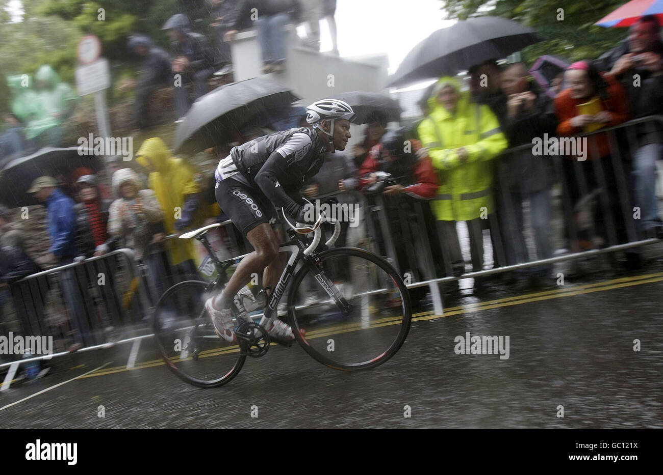 Antonio Cruz von BMC Racing macht sich auf den Weg nach St. Patrick's Hill in Cork City während der dritten Etappe der Irland-Tour zwischen Bantry und Cork in Irland. Stockfoto