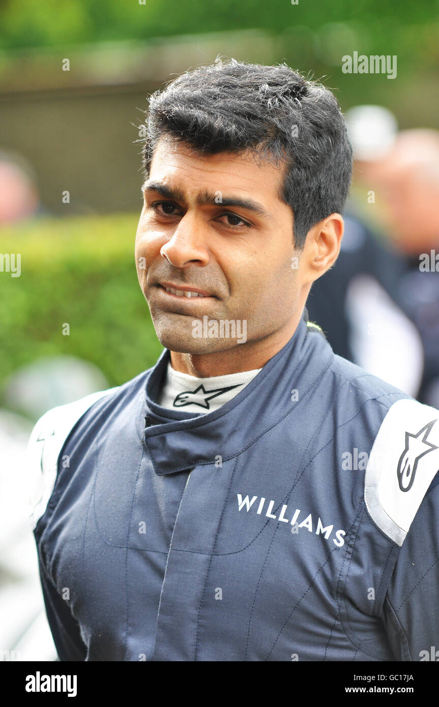 Karun Chandhok ist eine Indische Rennfahrer und Kommentator. Am Goodwood Festival der Geschwindigkeit 2016 gesehen Stockfoto