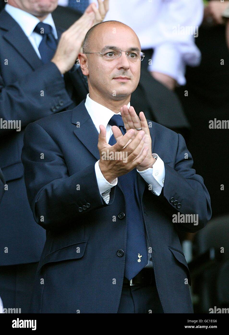 Fußball - Barclays Premier League - Hull City / Tottenham Hotspur - KC Stadium. Daniel Levy, Vorsitzender von Tottenham Hotspur, an der Tribüne. Stockfoto