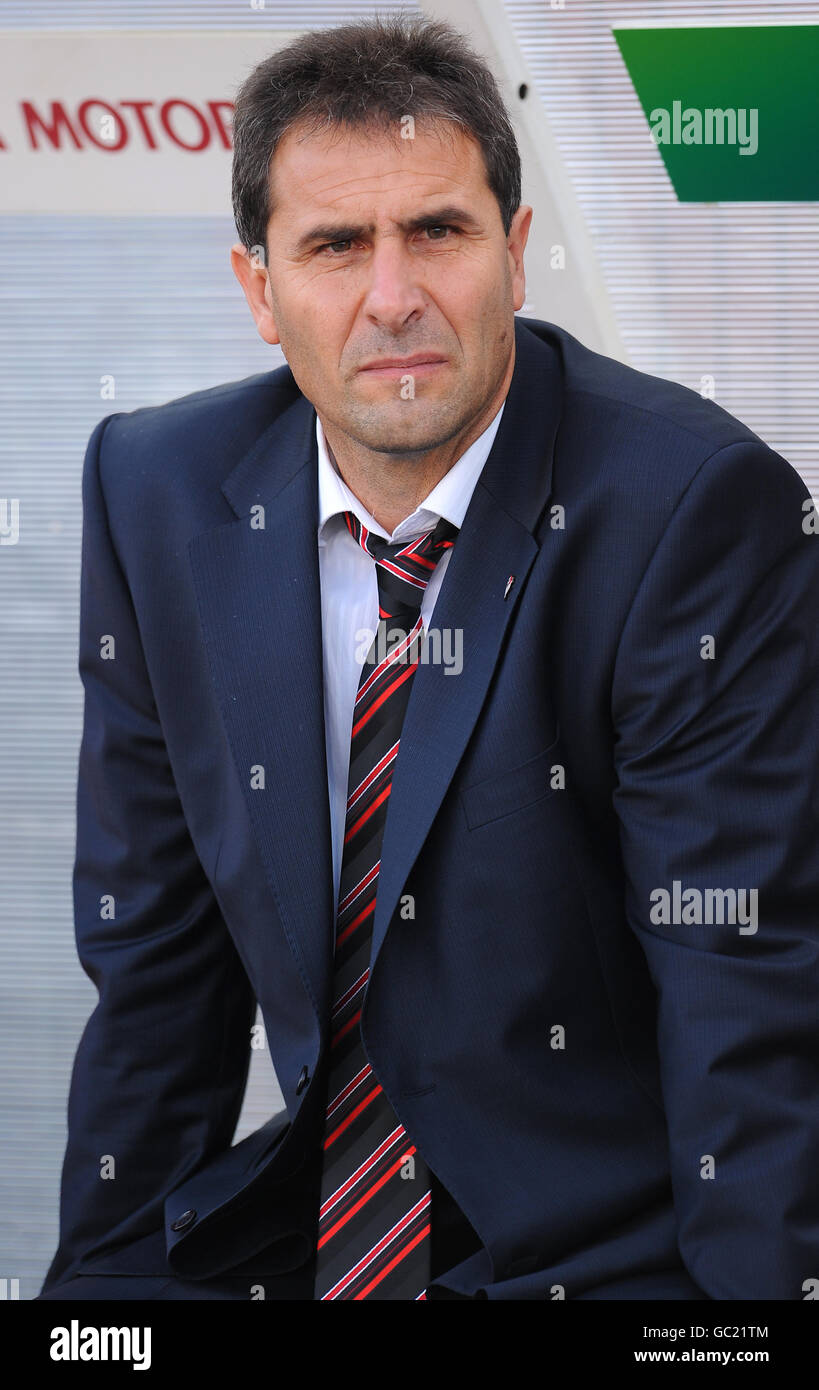 Fußball - UEFA Europa League - Play offs - Second Leg - Amkar Perm gegen Fulham - Zvezda Stadium. Dimitar Dimitrov, Cheftrainer von Amkar Perm Stockfoto
