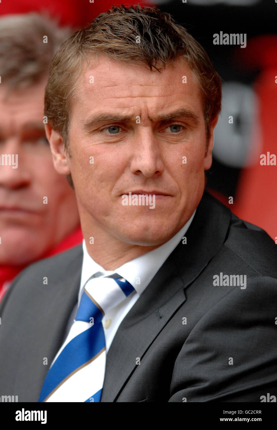 Huddersfield Town Manager Lee Clark vor dem Auftakt während des Coca Cola Football League One Spiels im Stadion MK, Milton Keynes. Stockfoto