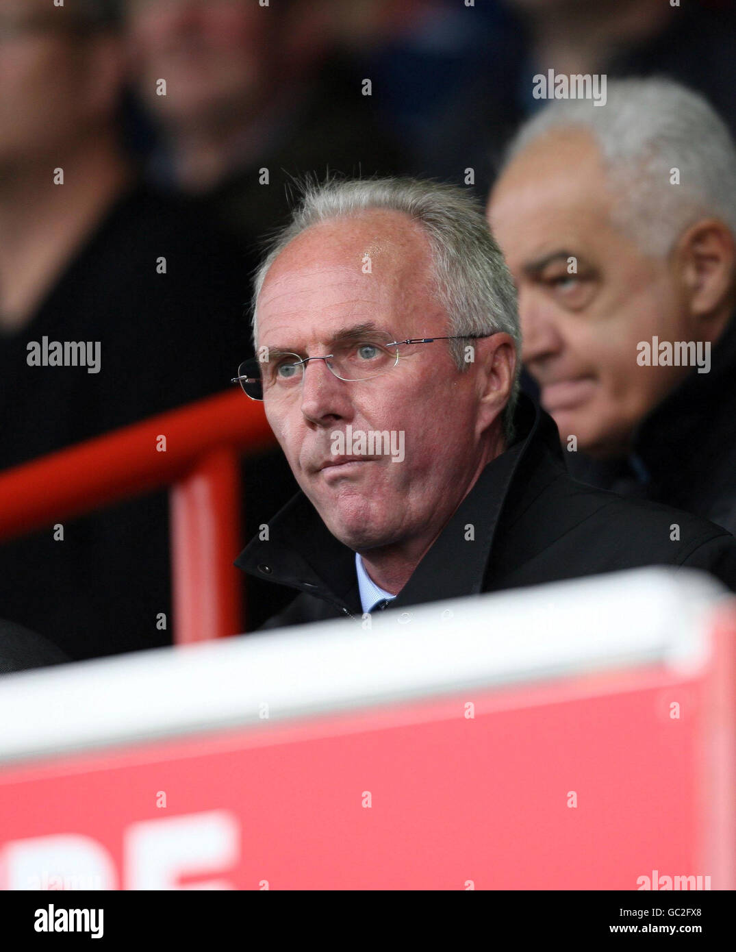 Der Fußballdirektor von Notts County Sven Goran Eriksson an den Ständen während des Coca-Cola League-Zweikampf im Christie Park, Morecambe. Stockfoto