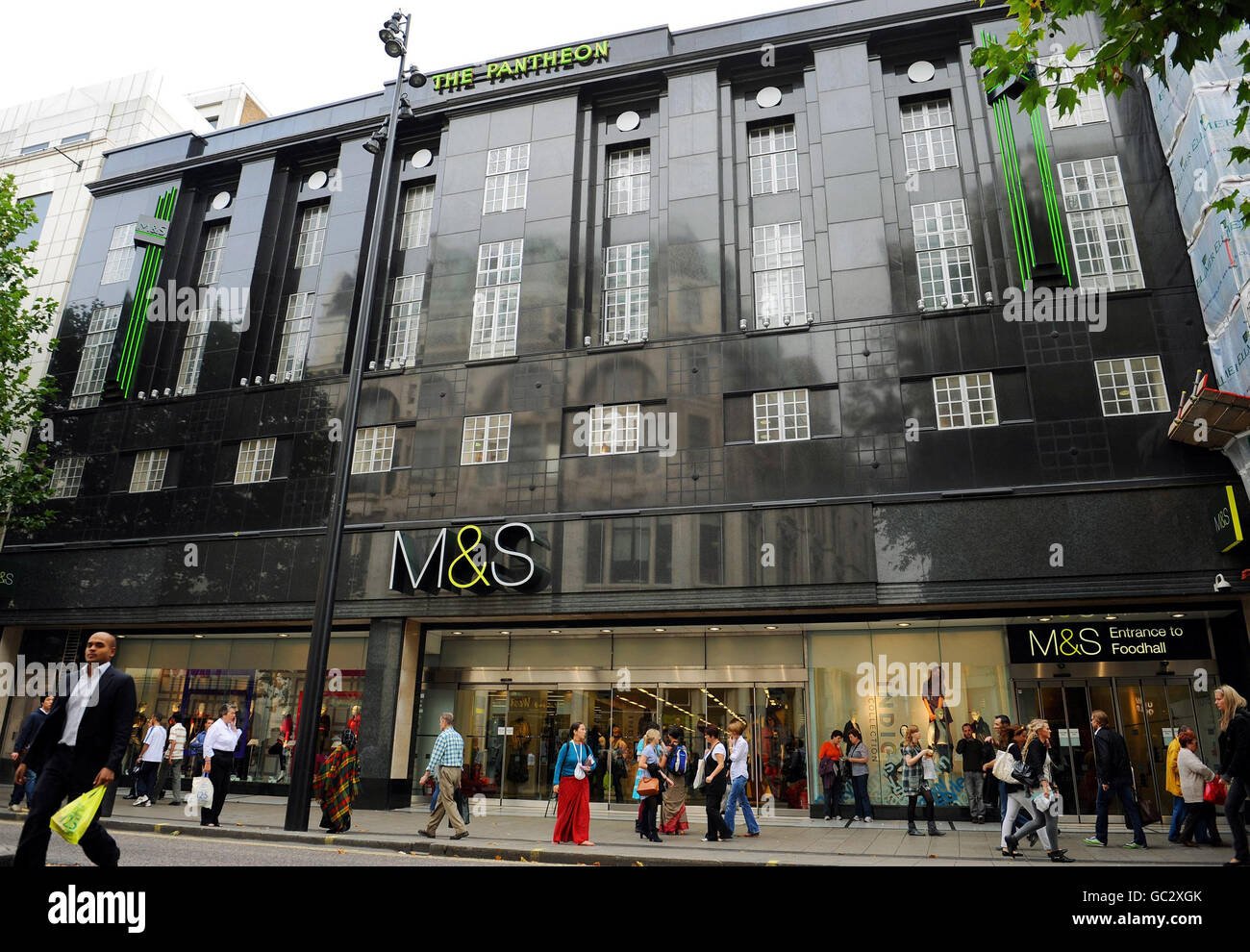 M & S London Geschäft gelistet. Das Marks & Spencer's Pantheon-Geschäft in der Londoner Oxford Street, das den Status eines Grade-II-gelisteten Geschäfts erhalten hat. Stockfoto