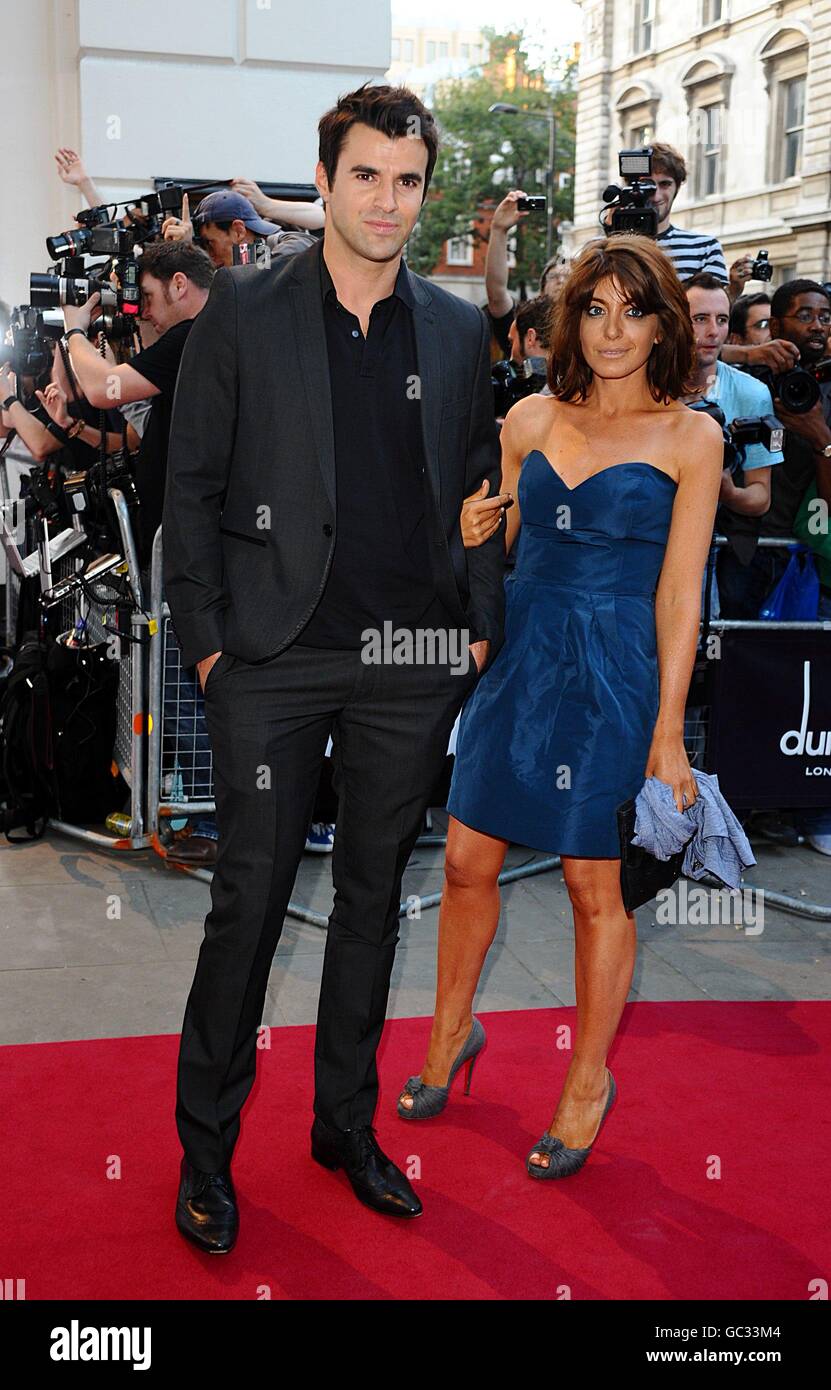 Steve Jones und Claudia Winkleman kommen zu den GQ Men of the Year Awards 2009 im Royal Opera House, Covent Garden. Stockfoto