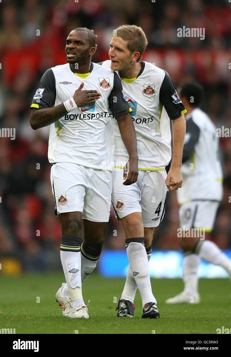 Darren Bent (links) von Sunderland feiert mit Teamkollege Michael Turner Nach dem Scoring das Eröffnungstreffer des Spiels Stockfoto