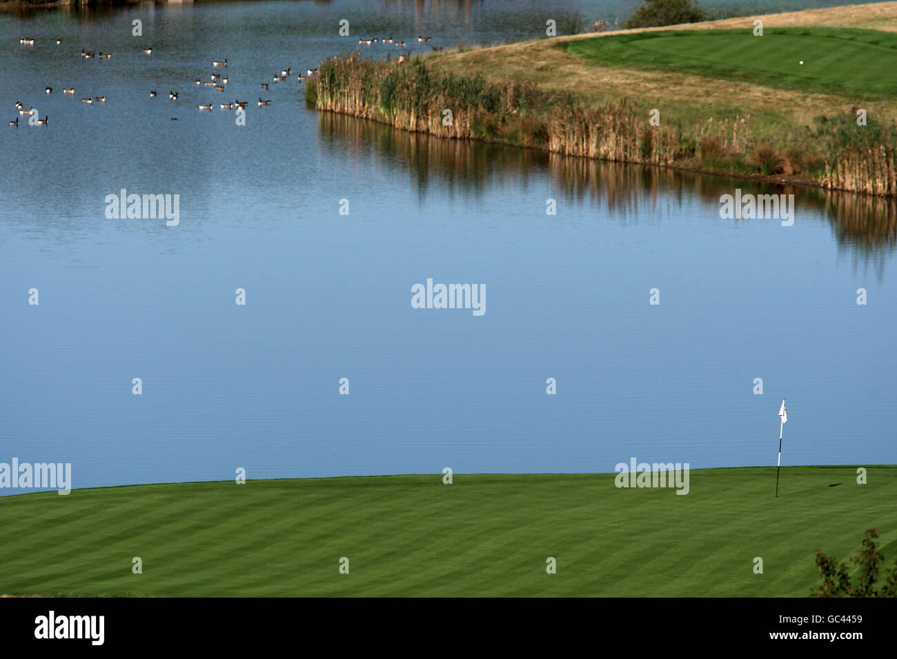 Golf - Ryder Cup Preview - Celtic Manor. Gesamtansicht des 13. Lochs und des 2010 Celtic Manor Ryder Cup Course in der Nähe von Newport. Stockfoto