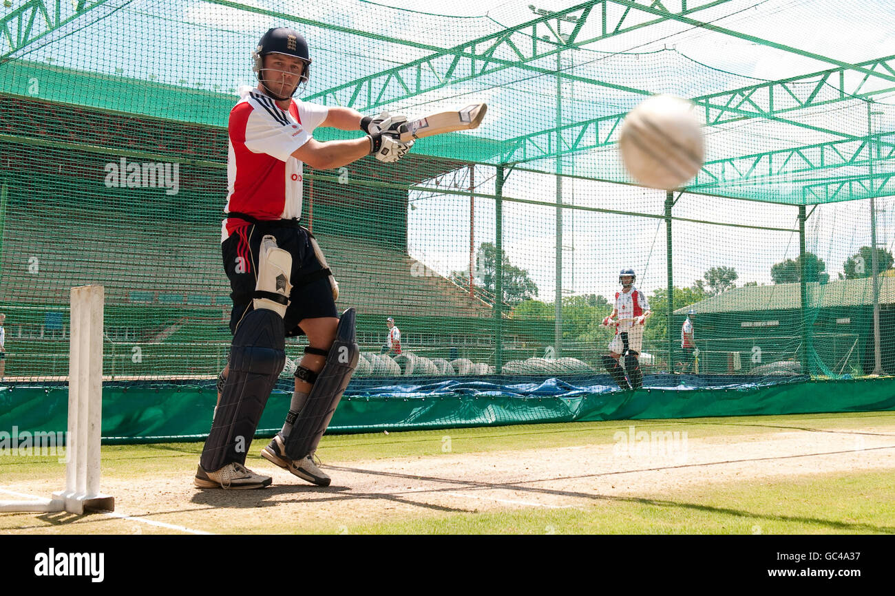 Englands Jonathan Trott während einer Nets-Session beim OUTsurance Oval in Bloemfontein, Südafrika. Stockfoto