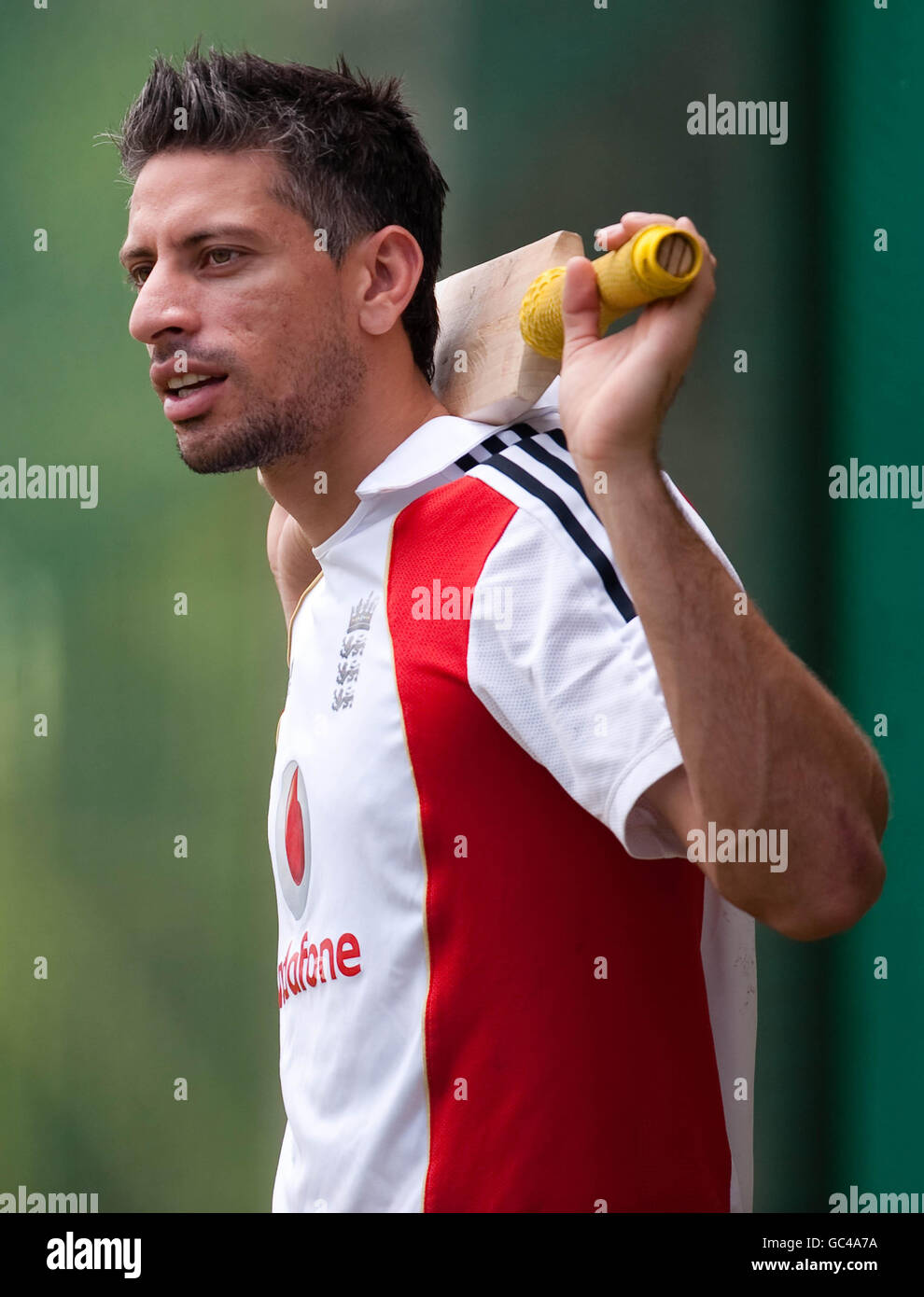 Englands Saj Mahmood während einer NETs-Session beim OUTsurance Oval in Bloemfontein, Südafrika. Stockfoto