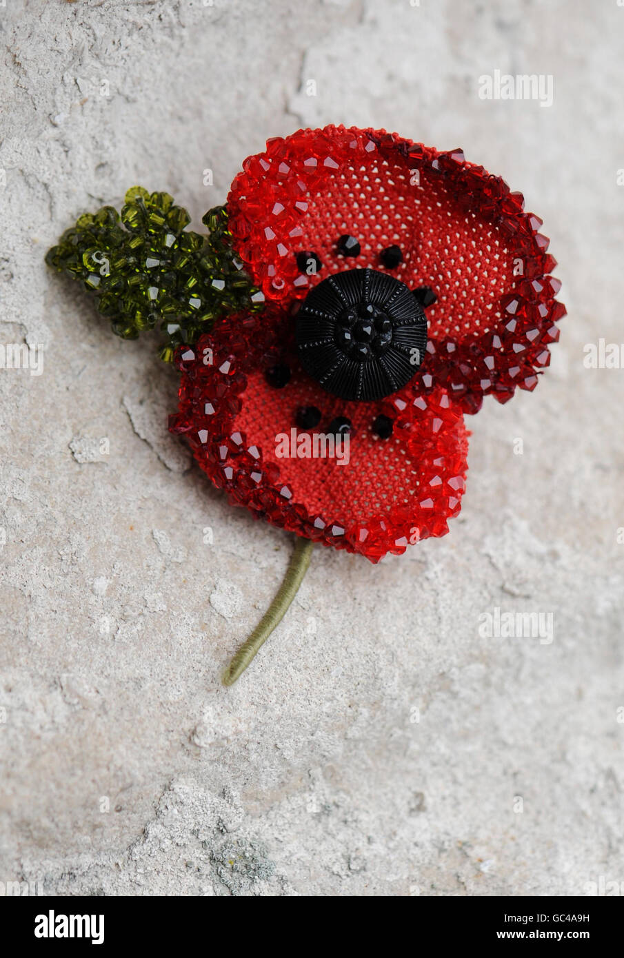Eine neue limitierte Edition Remembrance Day Mohn von Kleshna entworfen, ausschließlich zur Unterstützung der britischen Truppen. Stockfoto