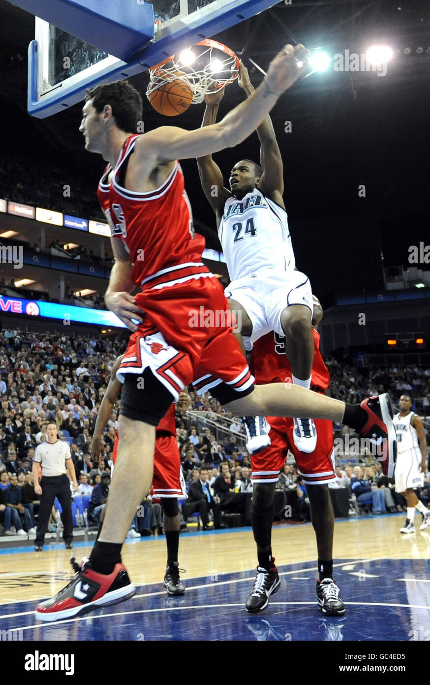 Paul Millsap von Utah Jazz punktet beim NBA Europe Live-Spiel in der O2 Arena in London. Stockfoto