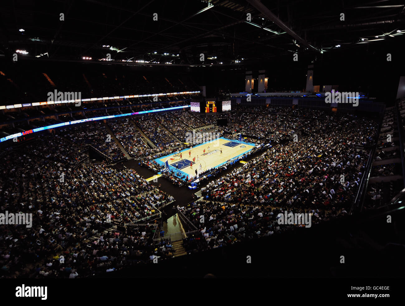 Ein allgemeiner Blick auf die Action zwischen Chicago Bulls und Utah Jazz während des NBA Europe Live-Spiels in der O2 Arena, London. Stockfoto