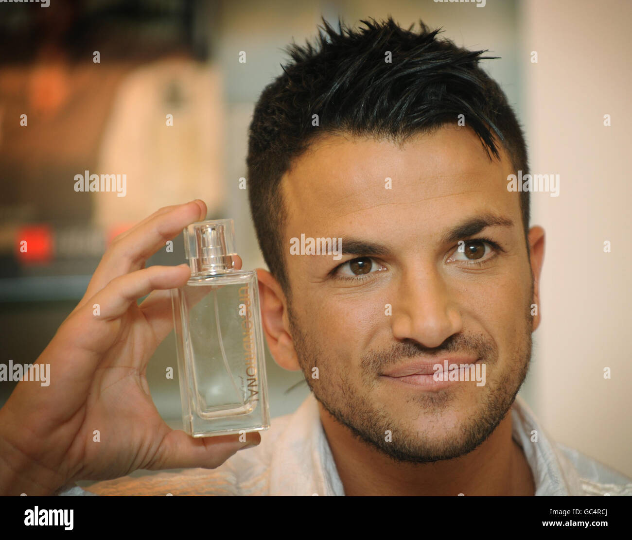 Peter Andre startet Parfüm Stockfoto