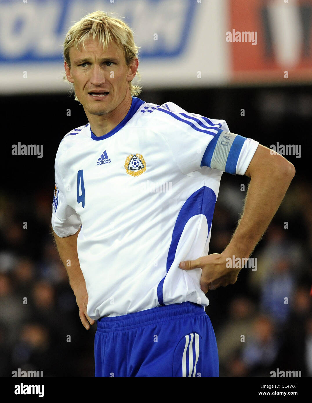 Finnlands Kapitän Sami Hyypia während der WM-Qualifikation Spiel im Olympiastadion, Helsinki, Finnland. PRESSEVERBAND Foto: Bild Datum: Samstag, 10. Oktober 2009. Bildnachweis sollte lauten: Rebecca Naden/PA Wire Stockfoto