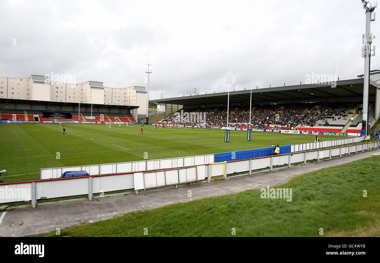 Ein Blick auf das Stadion während des Heineken Cup Spiels in der Firhill Arena, Glasgow. Stockfoto