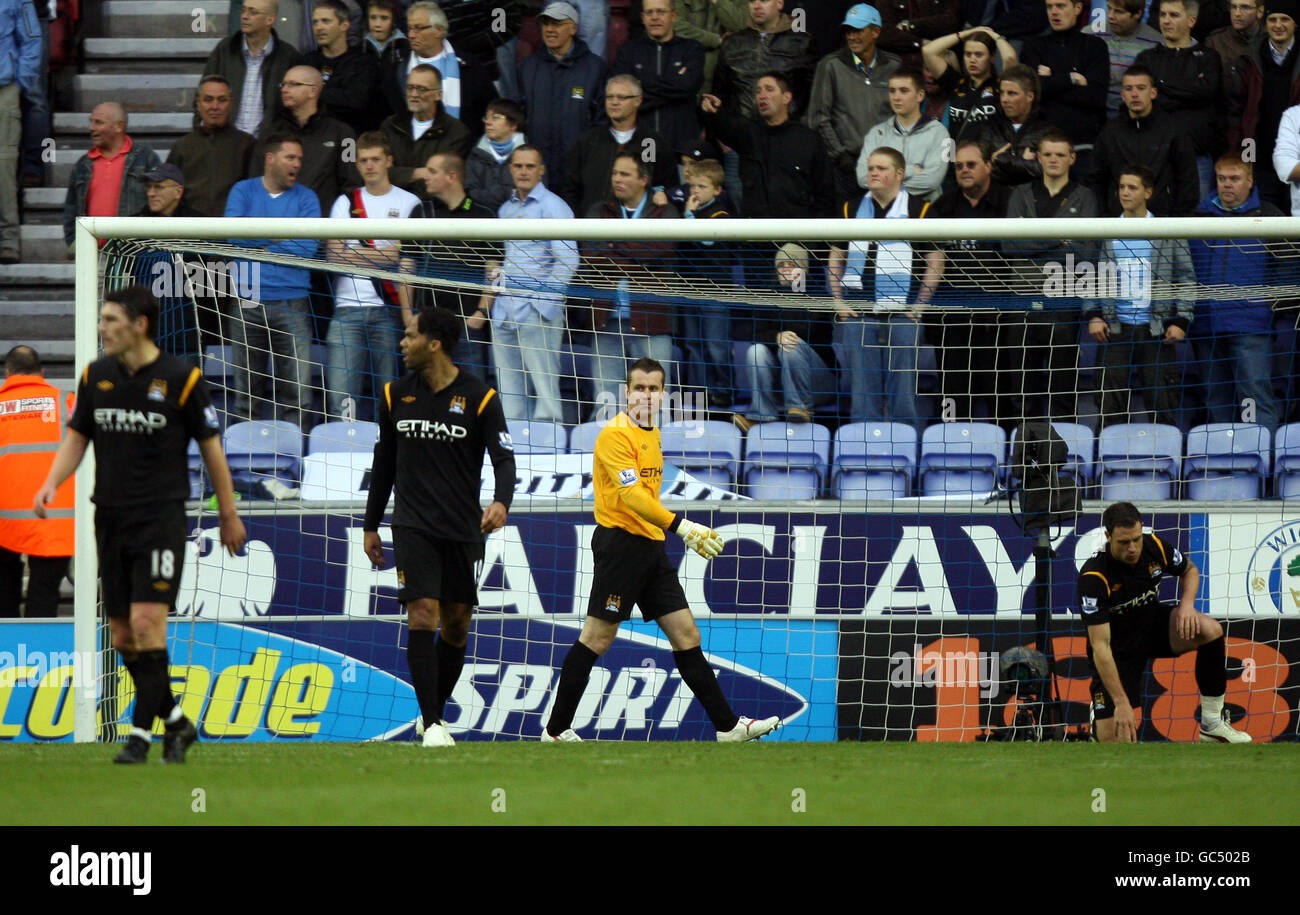 Manchester City's Shay angesichts der Stände nach dem Eingeständnisse des ersten Tores des Spiels, das Charles N'Zogbia von Wigan Athletic erzielte (nicht im Bild) Stockfoto