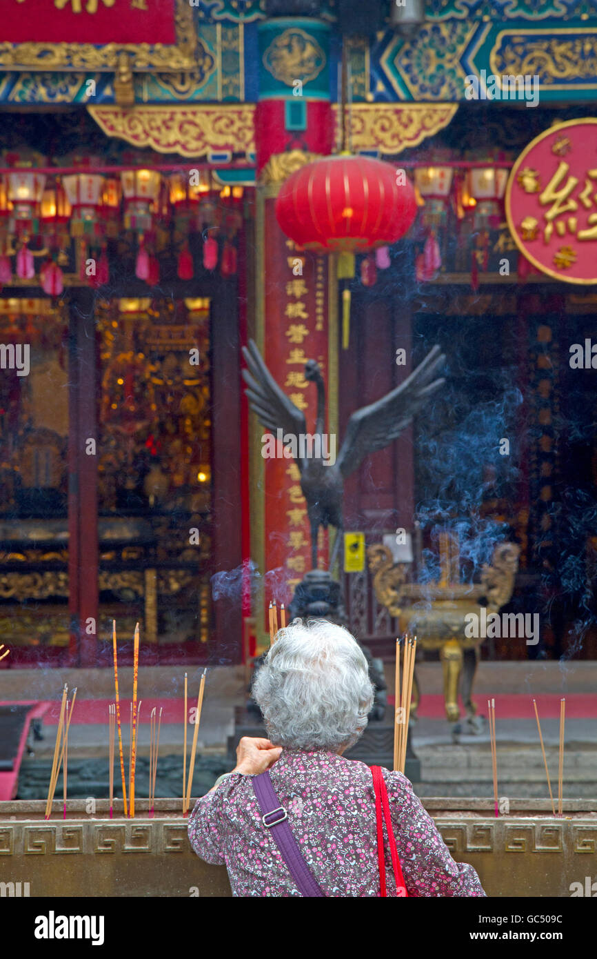 Weihrauch bei Wong-Tai-Sin-Tempel Stockfoto