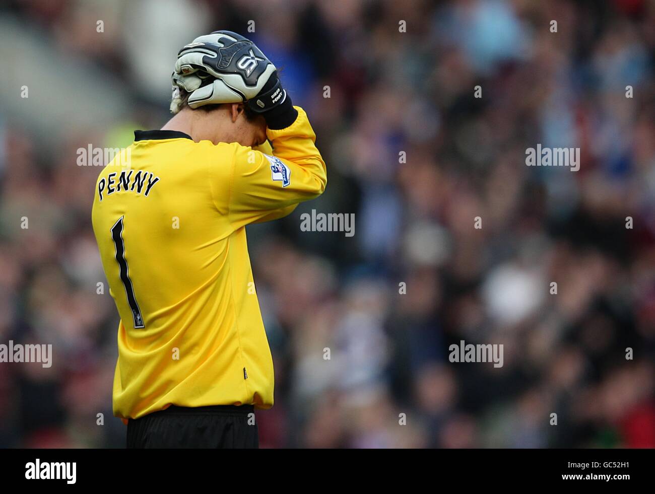 Fußball - Barclays Premier League - Burnley gegen Wigan Athletic - Turf Moor. Diego Penny, Torwart Von Burnley Stockfoto