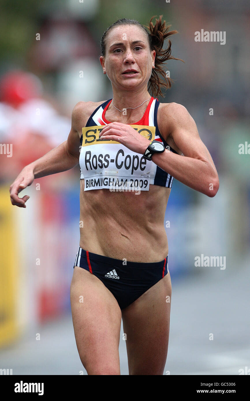 Die britische Michelle Ross-Cope wurde 34. In einer Zeit von 1.13:50 Uhr beim Women's EDF Energy Birmingham Half Marathon in Birmingham. Stockfoto Die britische Michelle Ross-Cope wurde 34. In einer Zeit von 1.13:50 Uhr beim Women's EDF Energy Birmingham Half Marathon in Birmingham. Stockfoto