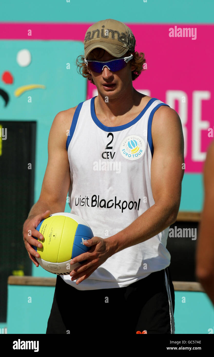 Beach Volleyball - English Masters - Tag 1 - Blackpool. Der britische Robin Miedzybrodzki Stockfoto