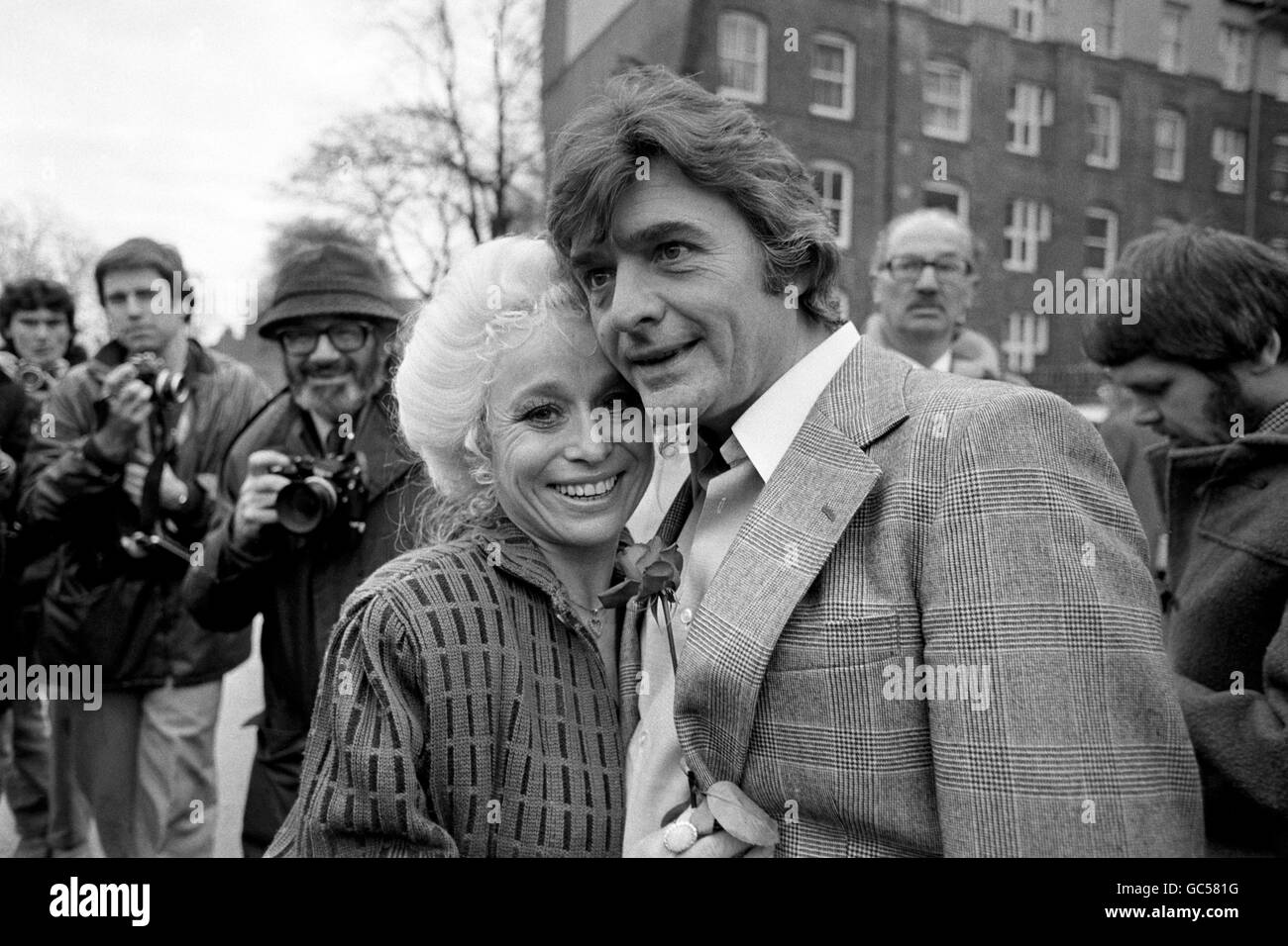 BARBARA WINDSOR & RONALD KNIGHT Stockfoto