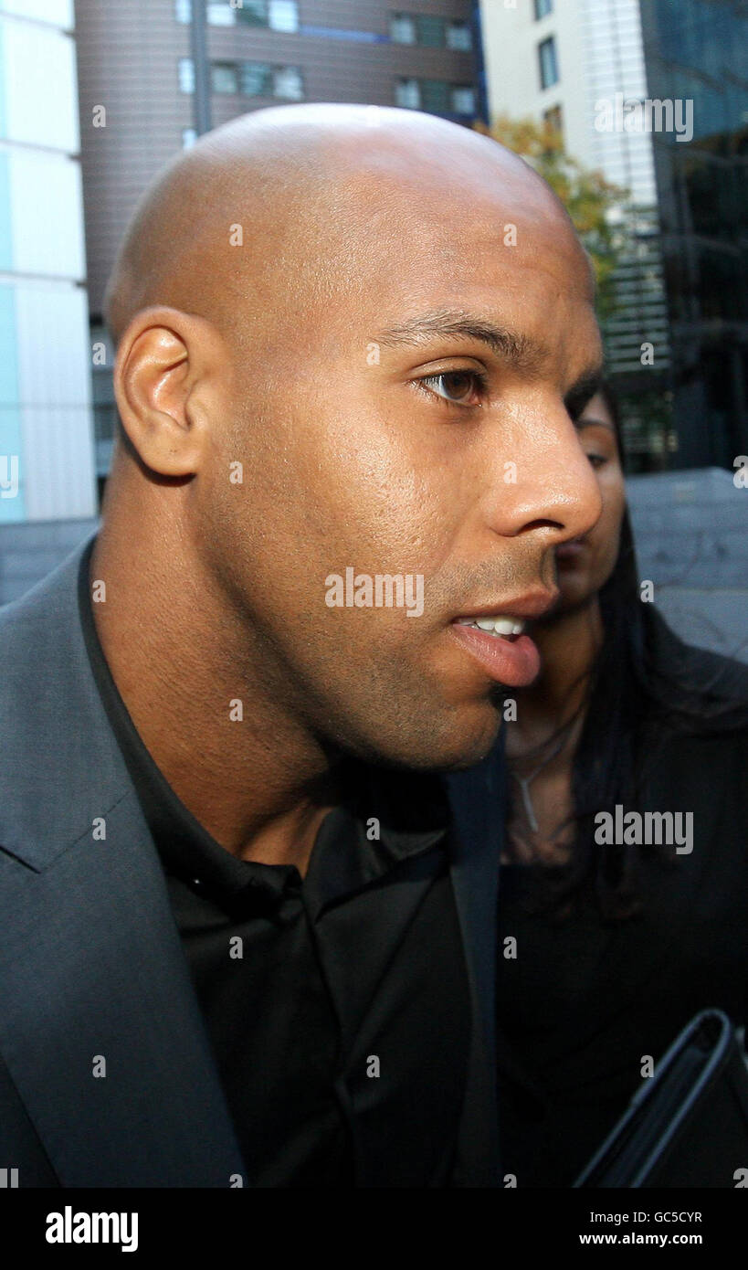 Wigan Forward Marlon King, leihweise in Middlesbrough, kommt am Sothwark Crown Court in London an und wird beschuldigt, eine Frau in einem Nachtclub angegriffen zu haben. Stockfoto