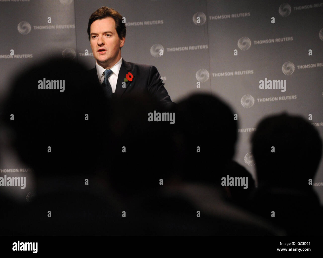 Schattenkanzler George Osborne hält eine Rede auf der Canary Wharf im Osten Londons, in der er davon ausgeht, dass Stadtprämien gedeckelt werden sollten. Stockfoto