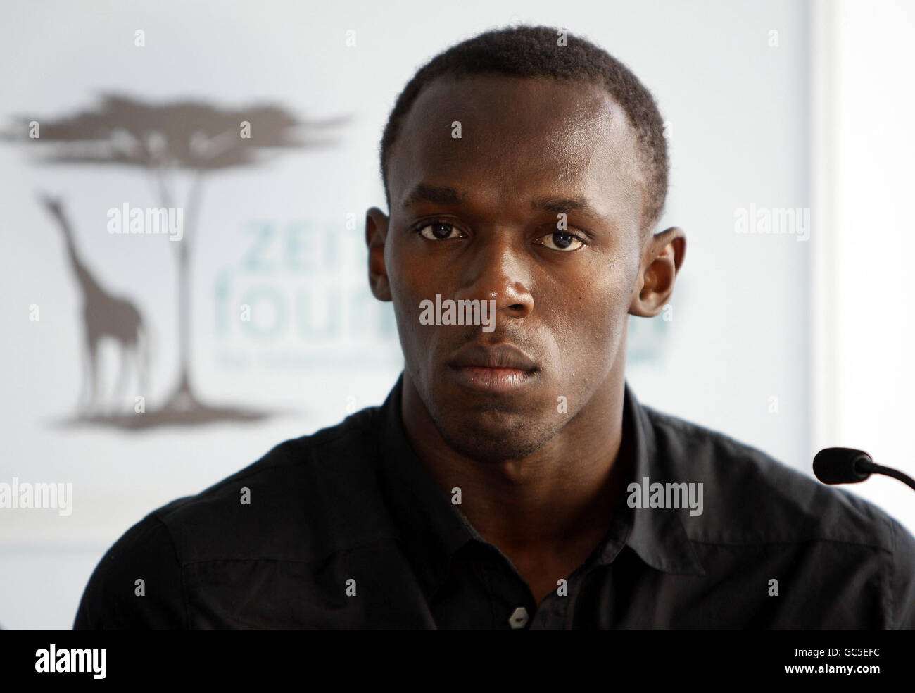 Jamaikanischer Sprinter Usain Bolt während der Fotoausstellung zur Förderung der Zeitz Foundation, die im Design Museum, London, die Einführung von „The Long Run“, einem praktischen Ansatz für eine Lebensweise, lancierte. Stockfoto