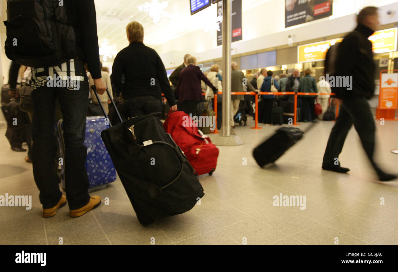 Lager am Flughafen Manchester. Gesamtansicht des Flughafens von Manchester, Abflugterminal 3. Stockfoto