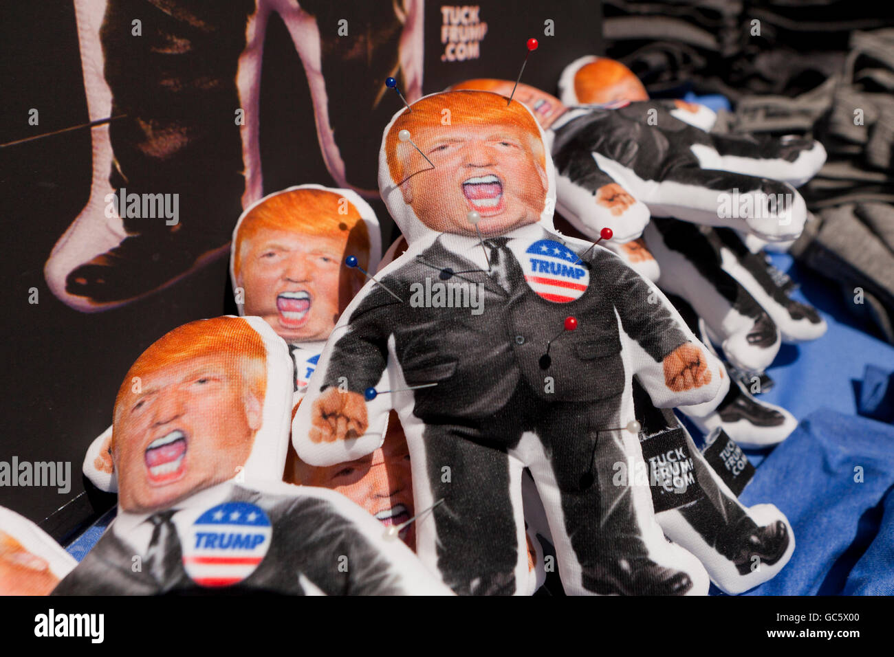 Donald Trump-Voodoo-Puppen zum Verkauf - USA Stockfoto
