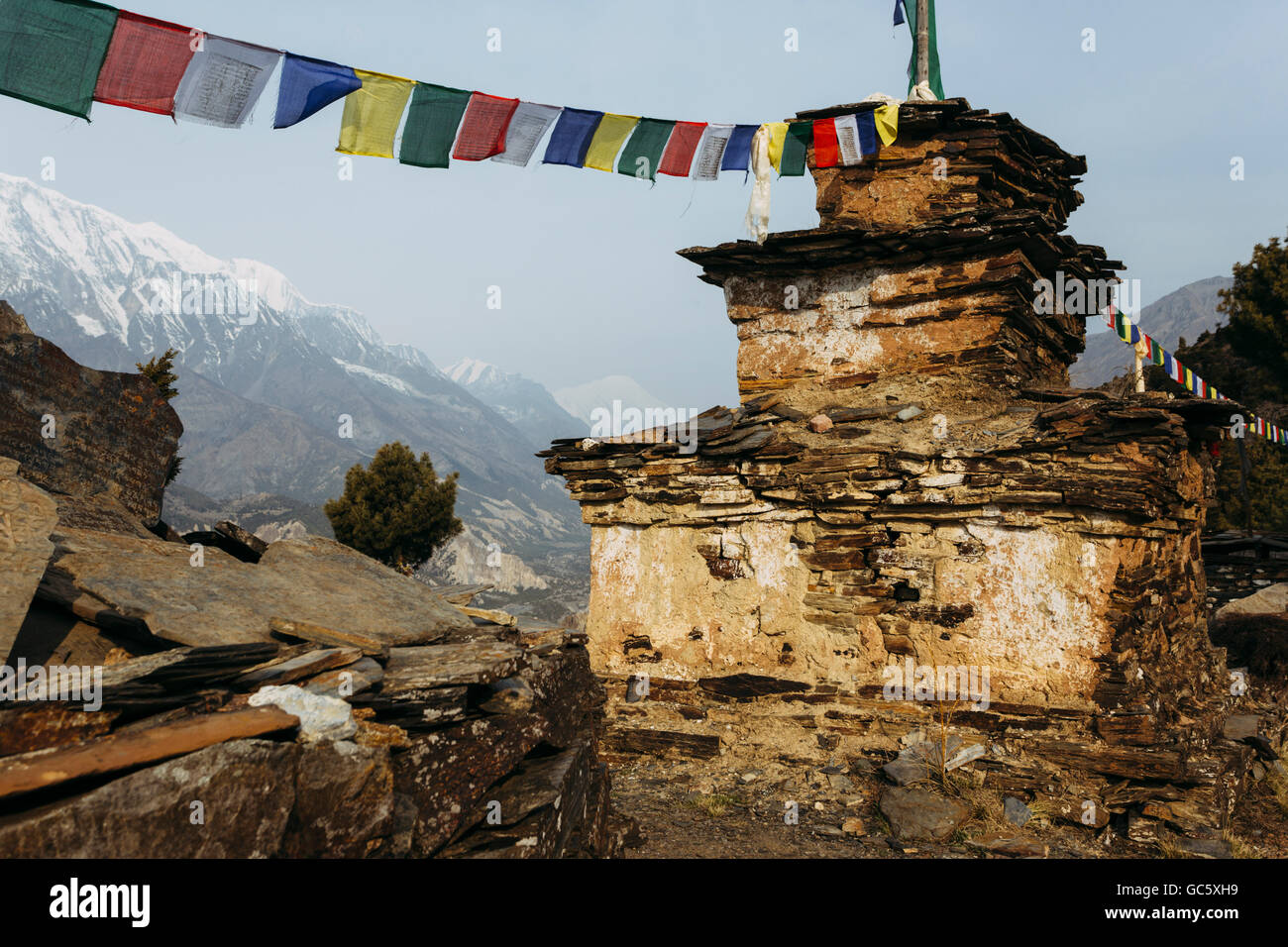 Buddhistischer Tempel im Himalaya-Gebirge in Nepal Stockfoto