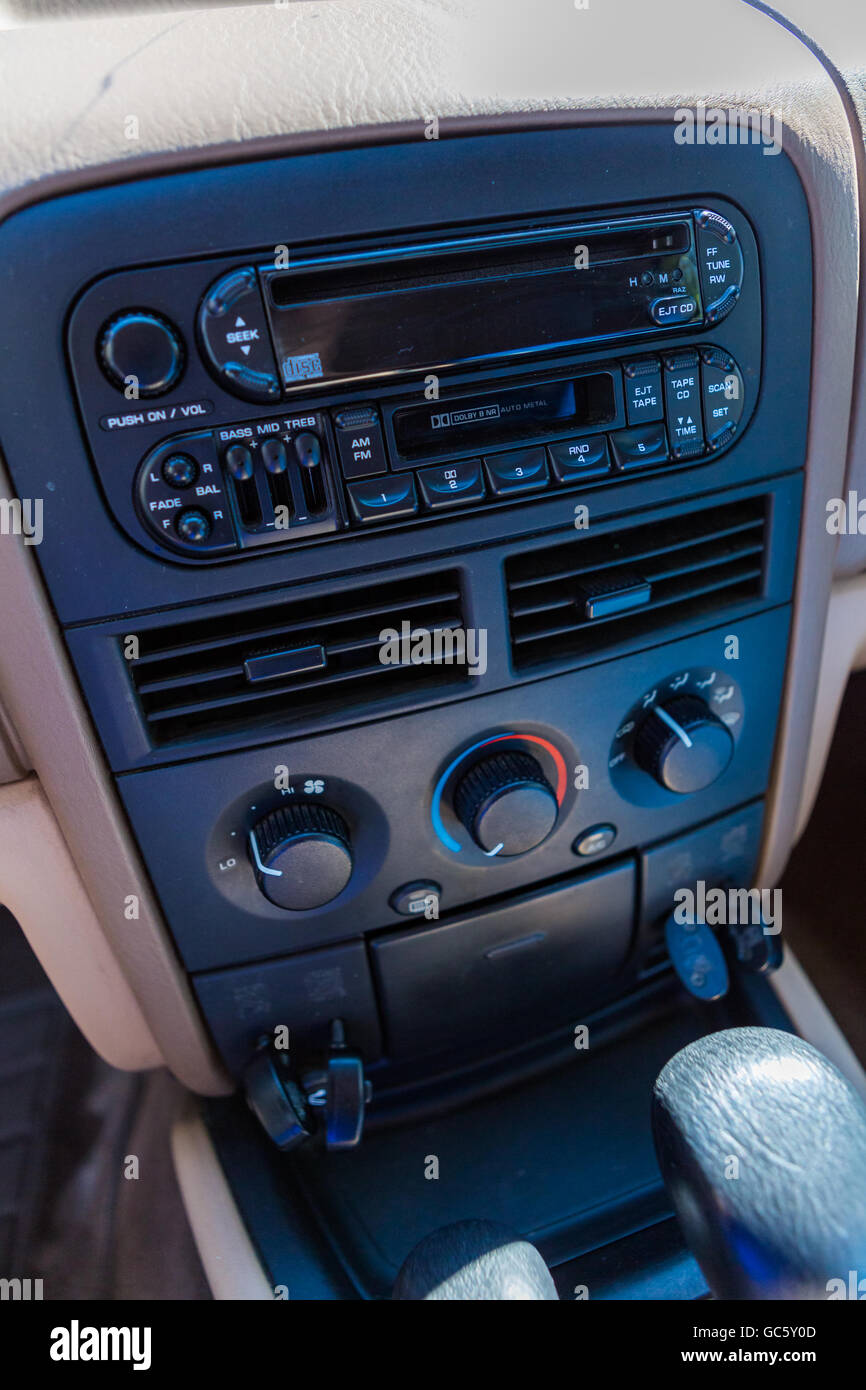 Speziell angefertigten aus LKW mit Stahl Dachträger und Stoßstangen. Stockfoto