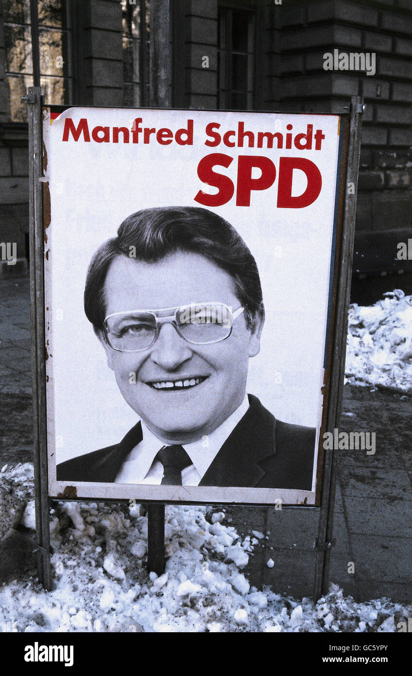 Deutschland, Politik, Wahlen, Bundestagswahlkampf 1983, Werbeplakat, Plakat 'Manfred Schmidt', SPD, München, Zusatzrechte-Clearences-nicht vorhanden Stockfoto