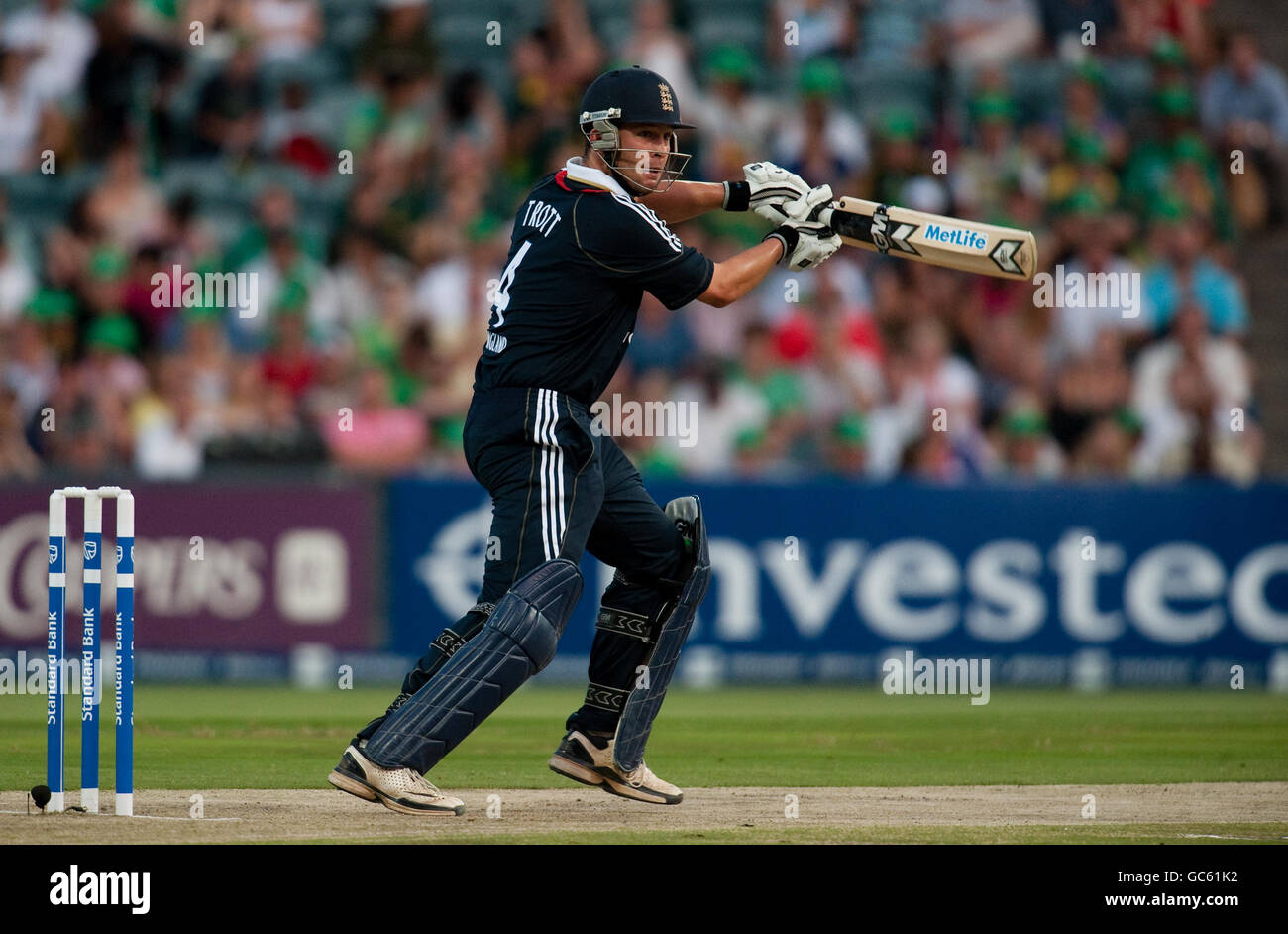 Cricket - First Twenty20 International - Südafrika - England - New Wanderers Stadium. Jonathan Trott aus England beim Twenty20 International Match auf dem Wanderers Cricket Ground, Johannesburg, Südafrika. Stockfoto