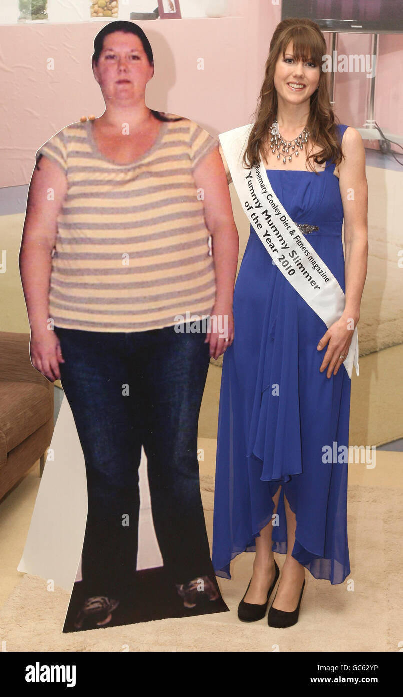 Louisa Batchelor, 29, aus Maidenhead, Bekshire, wurde im Marriott County Hall Hotel, Westminster, London, bei den jährlichen „Slimmer of the Year 2010“ des Rosemary Conley Diet and Fitness Magazine als „Yummy Mummy Slimmer of the Year“ ausgezeichnet. Stockfoto