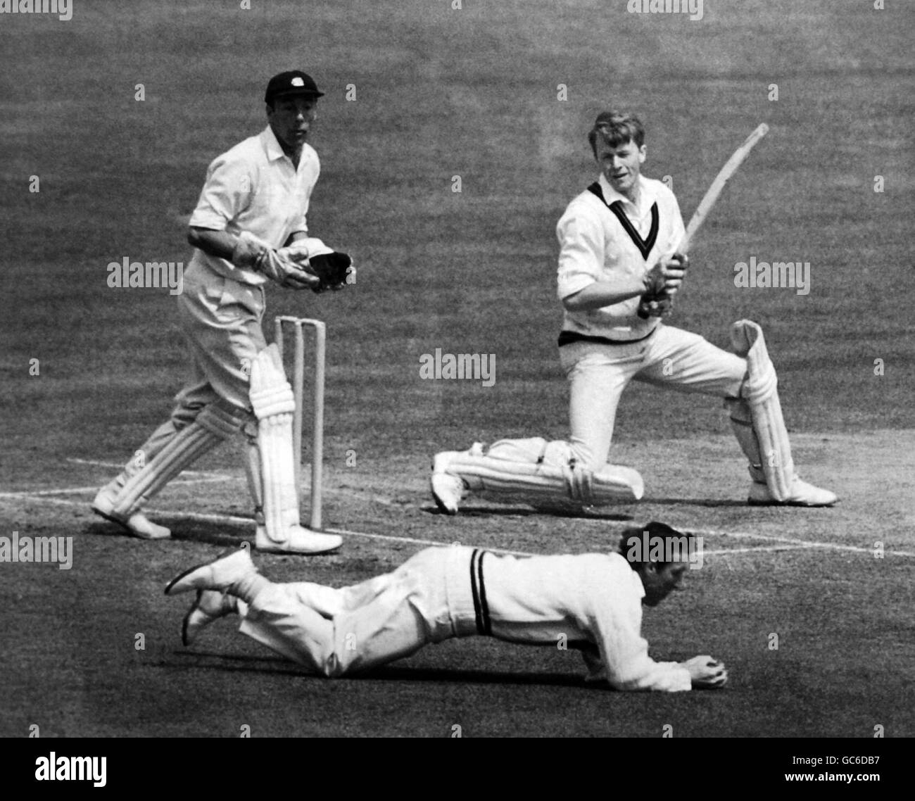 Cricket - County Championships - Middlesex / Lancashire - Lord's Cricket Ground. P.Lever ist aus, gefangen von P.J. Parfitt. Stockfoto