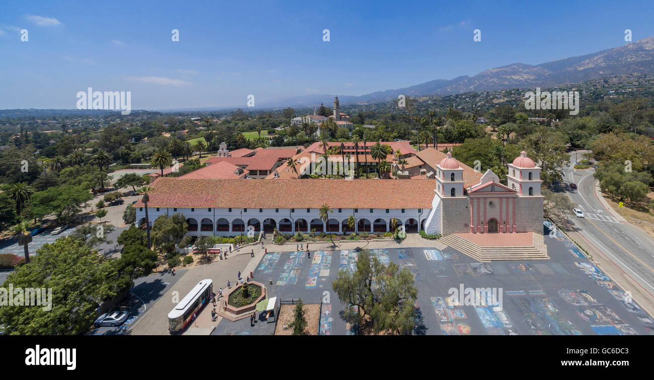 Die schönen alten Misson Kirche von Santa Barbara, Kalifornien Stockfoto