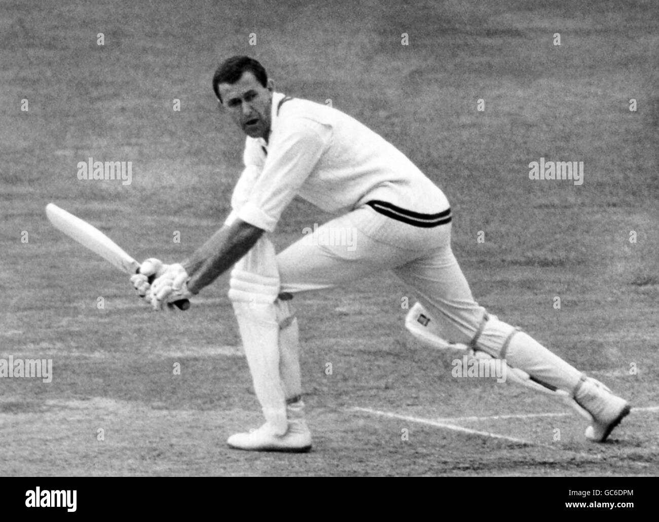 Bei Lord's im Jahr 1965 hat Colin Bland einen Höhepunkt der Kompetenz erreicht, der seine ganze Cricket-Spanne auszeichnete. Stockfoto