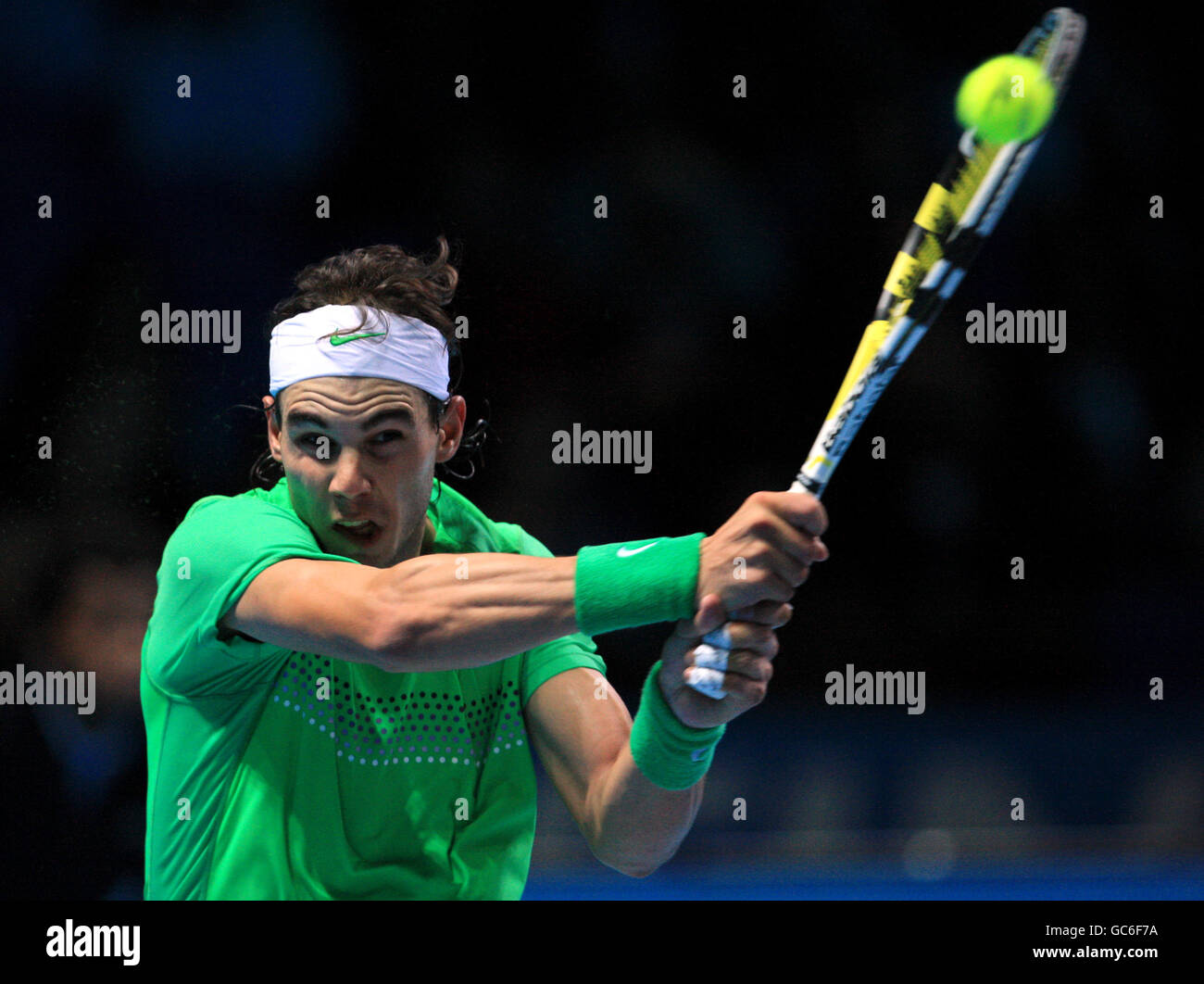 Rafael Nadal im Einsatz gegen Robin Soderling während der ATP World Tennis Tour Finals in der o2 Arena Stockfoto