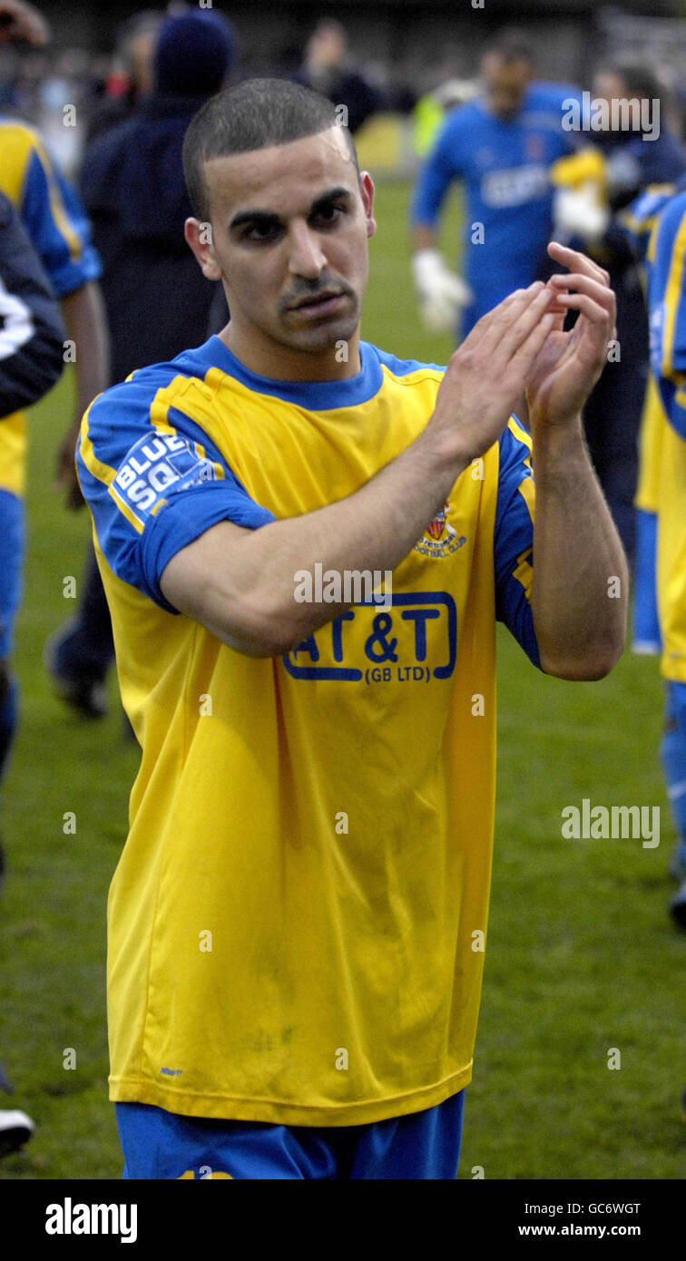 Fußball - Pokal - zweite Runde - Staines Stadt V Millwall - Wheatsheaf Park Stockfoto