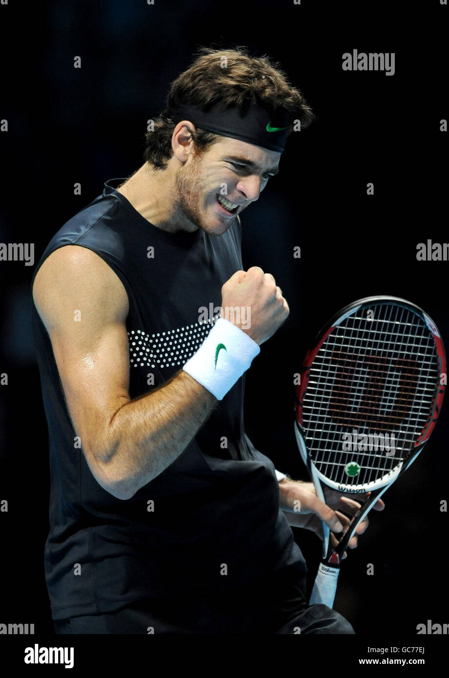 Der Argentinier Juan Martin Del Potro reagiert, als er während des ATP World Tennis Tour Finals von Barclay in der O2 Arena in London gegen Robin Söderling antreten wird. Stockfoto