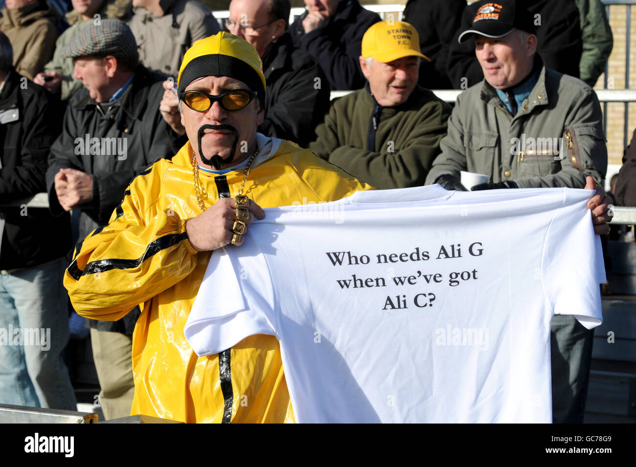 Fußball - Pokal - zweite Runde - Staines Stadt V Millwall - Wheatsheaf Park Stockfoto