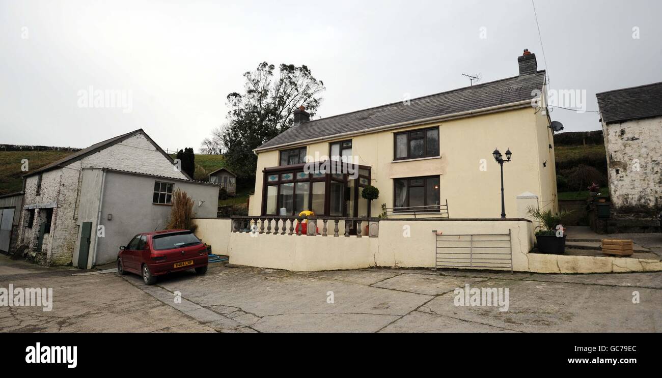 Ein Blick auf das Familienhaus von Catrin und Eilir Evans und Jano, drei und Dafi im Alter von 16 Monaten, in Talgarreg, West Wales, litt Dafi an einer seltenen Erkrankung, die als „Vein of Galen“-Missbildung bekannt ist. Stockfoto