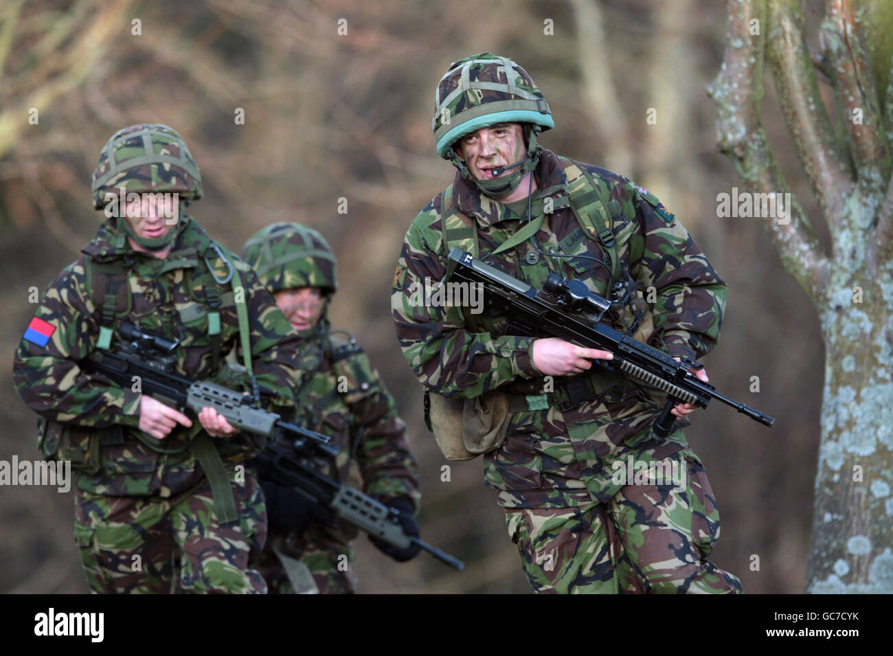 Soldaten auf einer Anzeige für einige der Armee Rekruten, die in 2009 in Dreghorn Barracks, Edinburgh beigetreten sind. Stockfoto