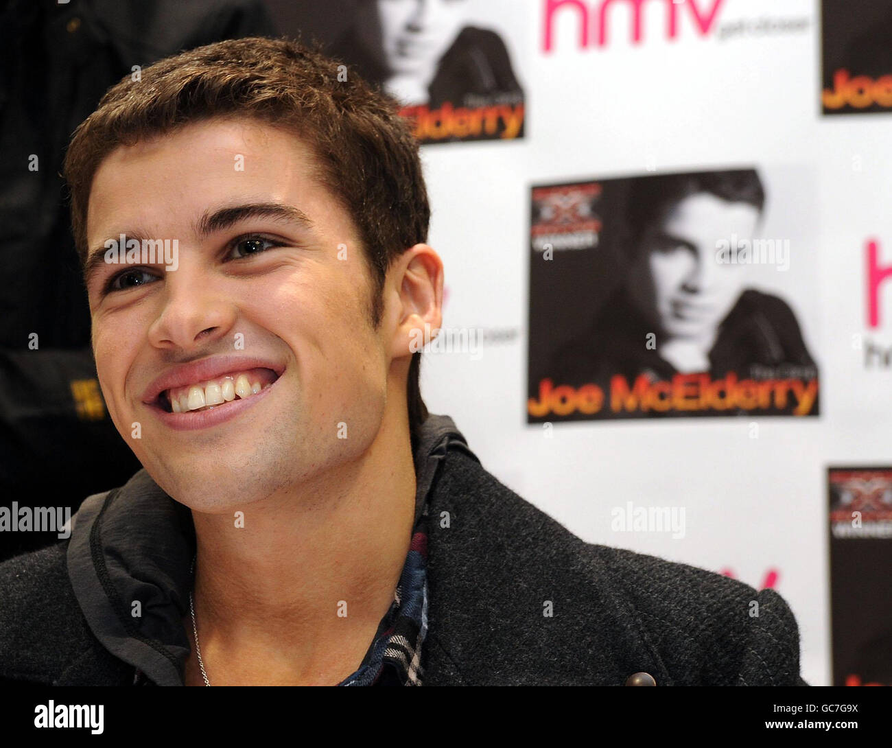 Joe McElderry CD signing bei HMV Stockfoto