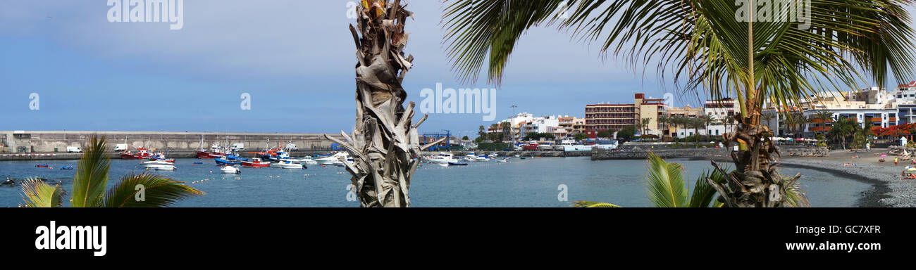 Panorama-Ferienort Playa de San Juan, Hafen, Strand, Innenstadt, Teneriffa, Insel, Kanaren, Spanien Stockfoto